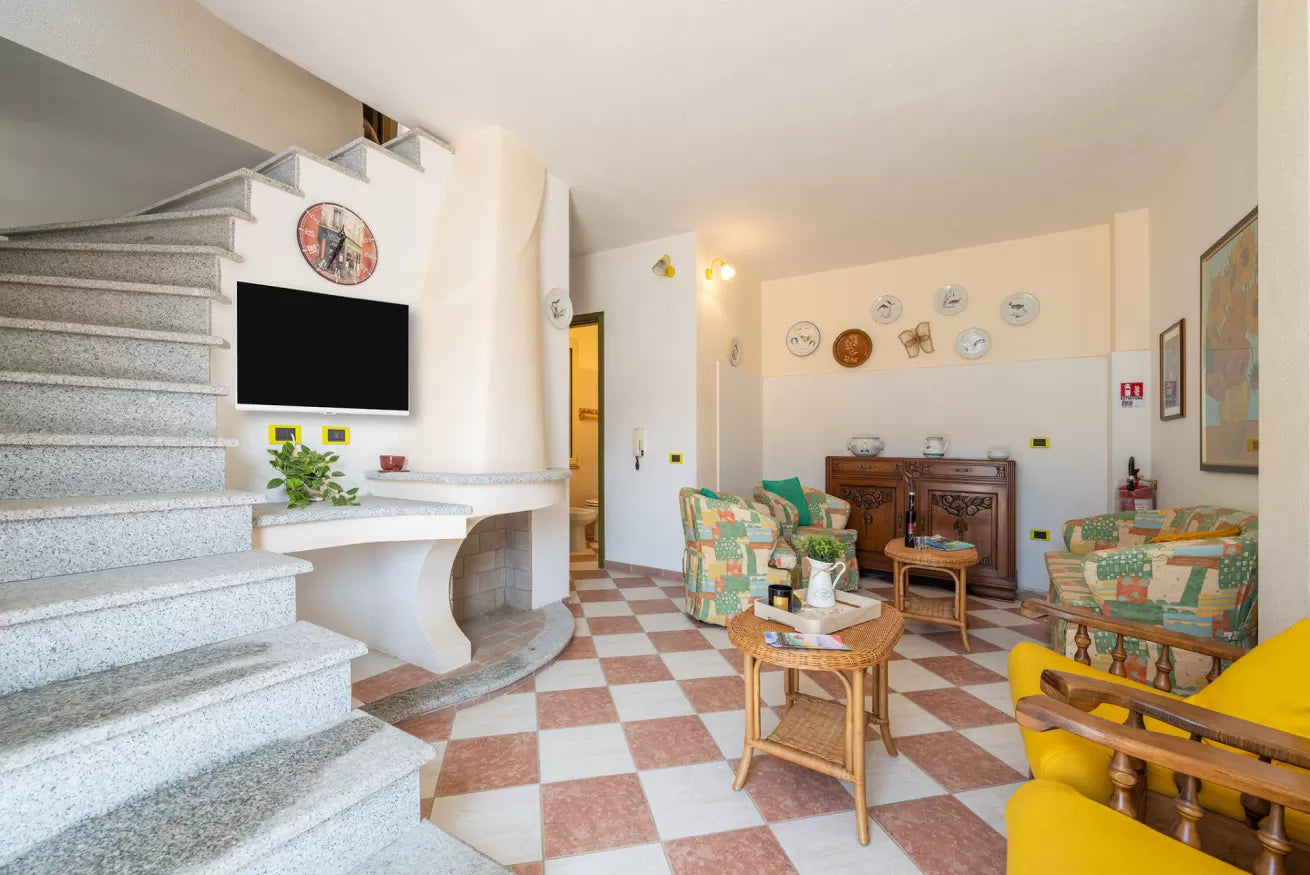 [ "CASA DEL FARO" // SINISCOLA ]
