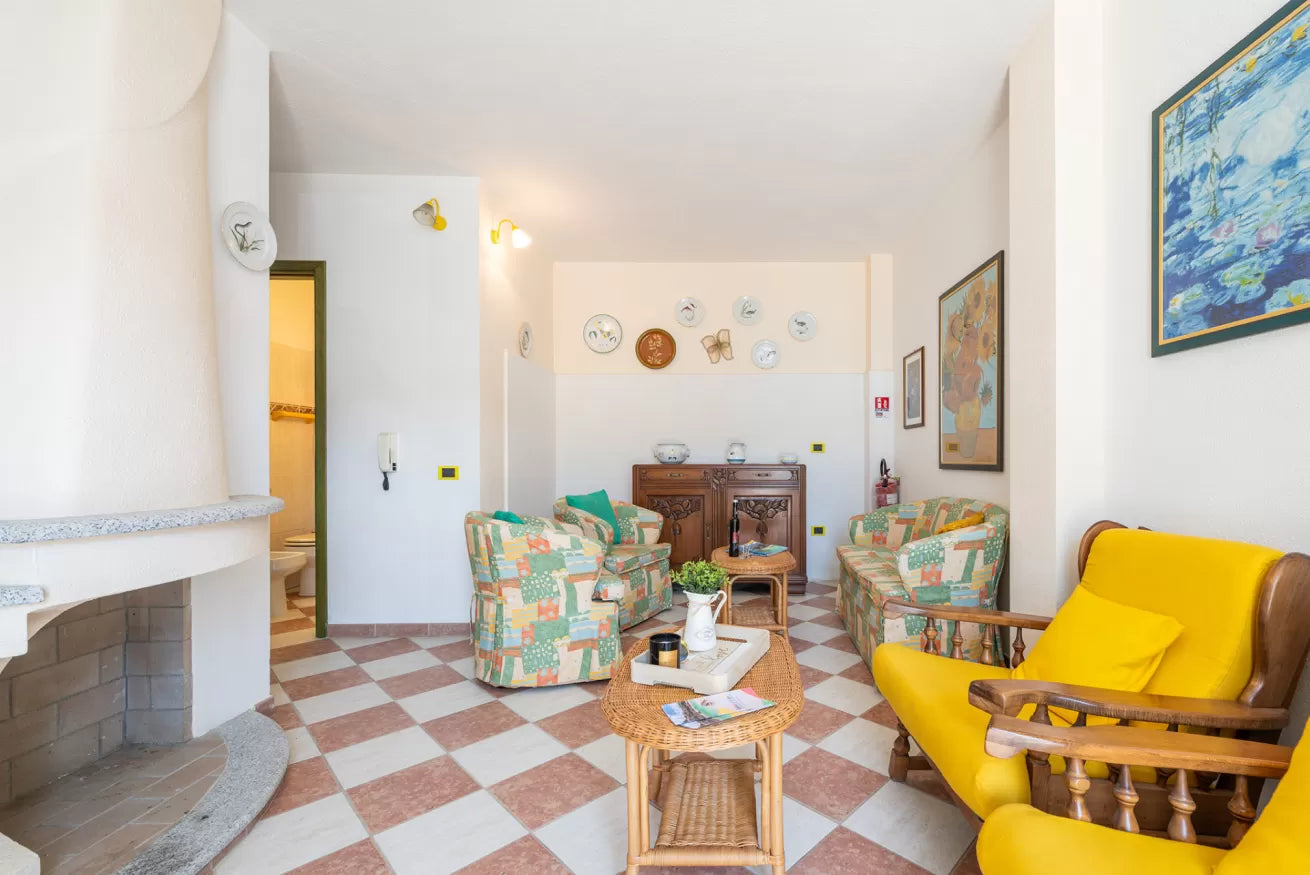 [ "CASA DEL FARO" // SINISCOLA ]