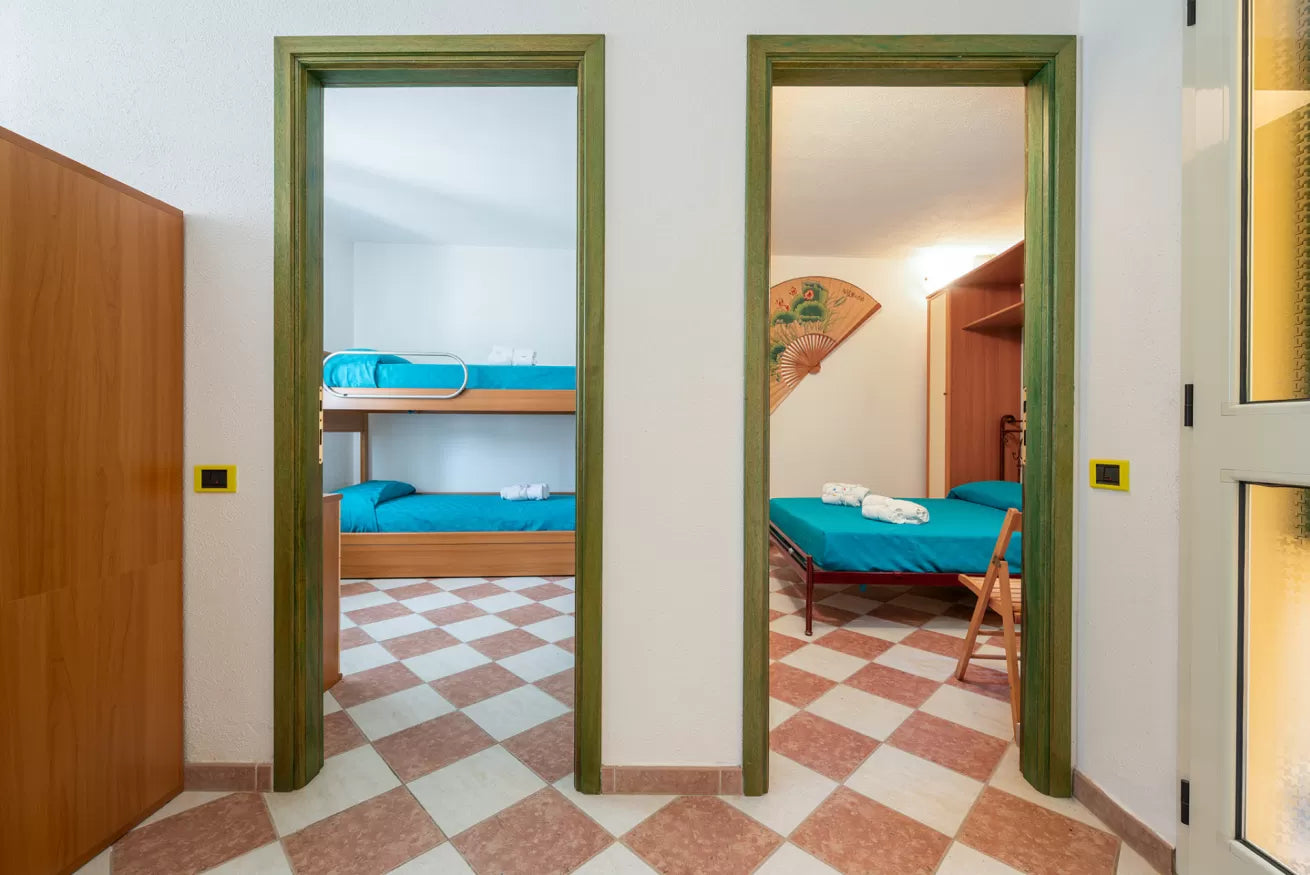 [ "CASA DEL FARO" // SINISCOLA ]
