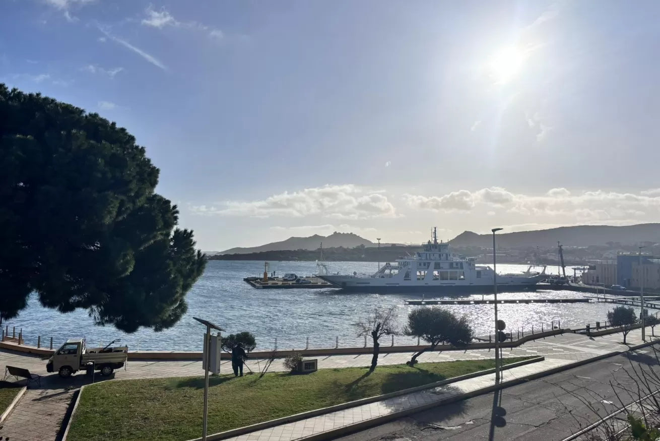 [ "BILO PORTO BLU" // PALAU ]