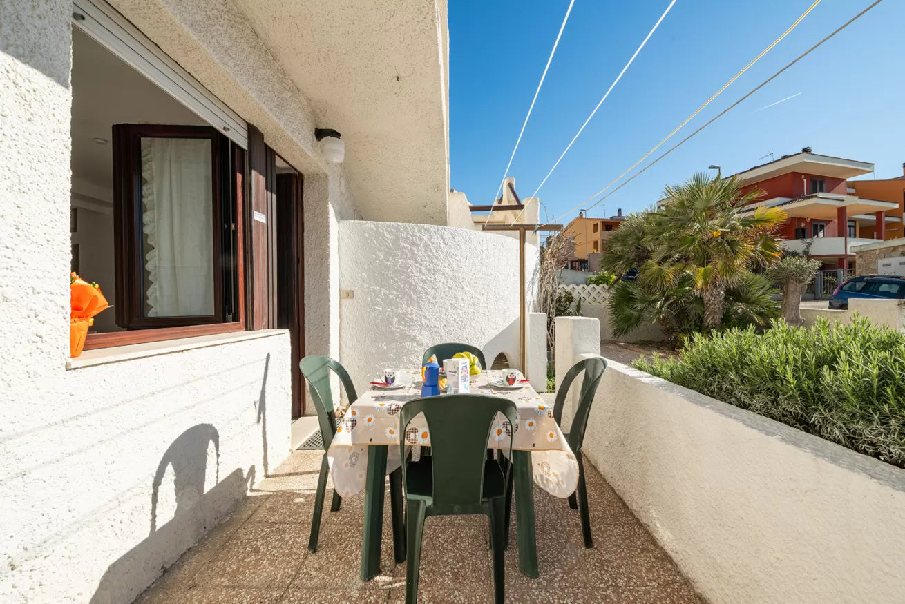 [ "LUNGOMARE SCOGLIO LUNGO APARTMENT" // PORTO TORRSE ]