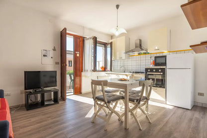 [ "LUNGOMARE SCOGLIO LUNGO APARTMENT" // PORTO TORRSE ]