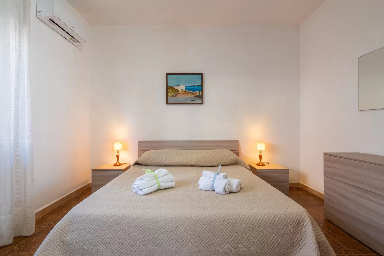 [ "LUNGOMARE SCOGLIO LUNGO APARTMENT" // PORTO TORRSE ]