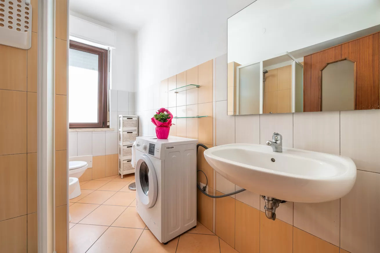 [ "LUNGOMARE SCOGLIO LUNGO APARTMENT" // PORTO TORRSE ]