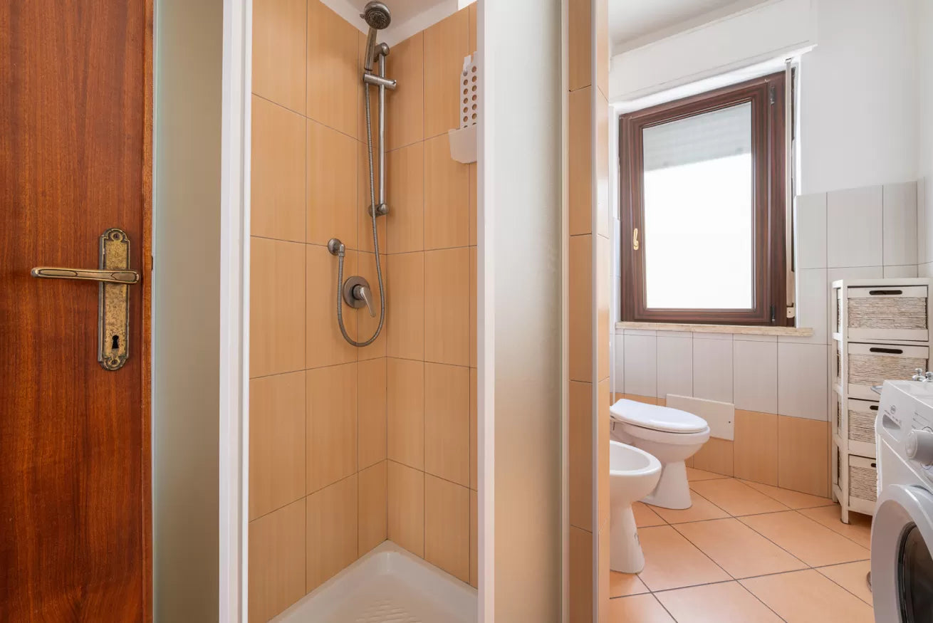 [ "LUNGOMARE SCOGLIO LUNGO APARTMENT" // PORTO TORRSE ]