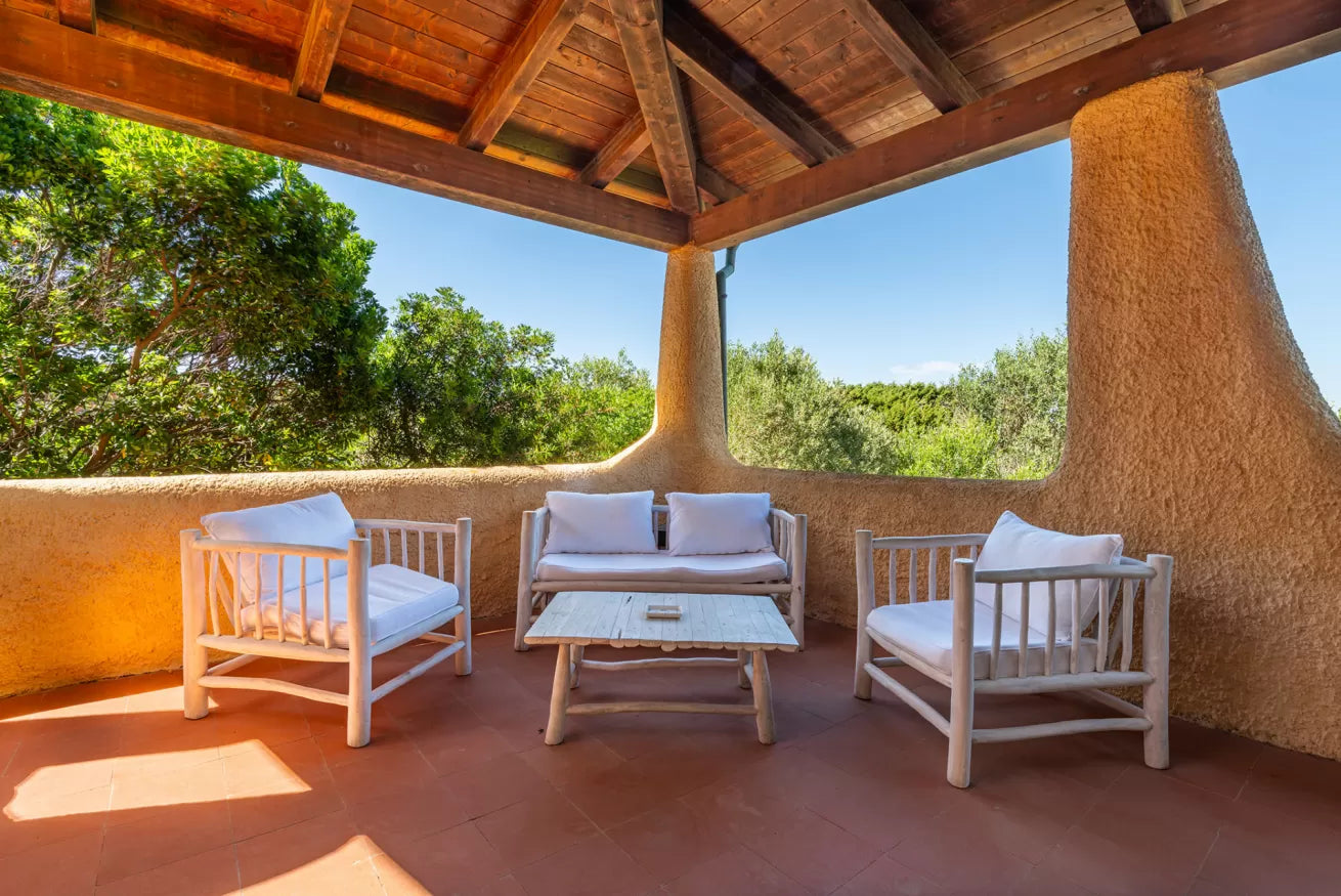 [ "TRILOCALE GARDEN RETREAT" // STINTINO ]