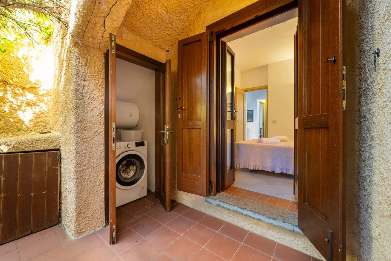 [ "TRILOCALE GARDEN RETREAT" // STINTINO ]