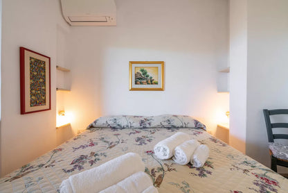 [ "TRILOCALE GARDEN RETREAT" // STINTINO ]