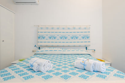 [ "PELOSA BREEZE BILO" // STINTINO ]