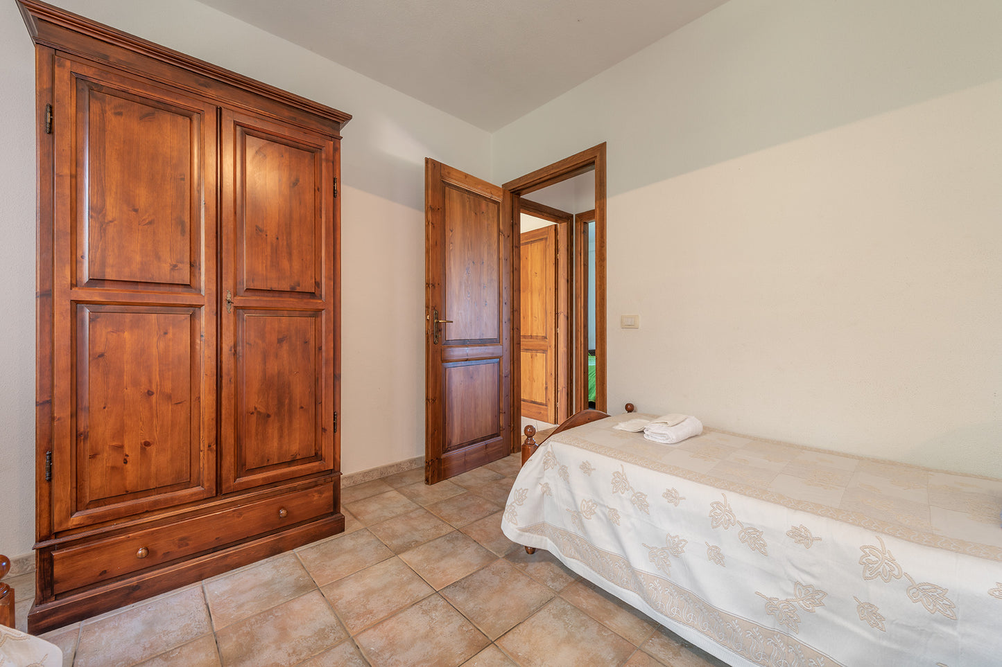 [ "VILLA MIRTO TRILO 1" // SINISCOLA ]