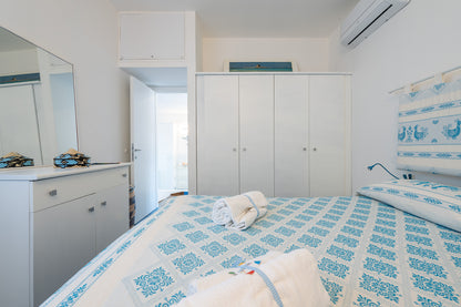 [ "PELOSA BREEZE BILO" // STINTINO ]