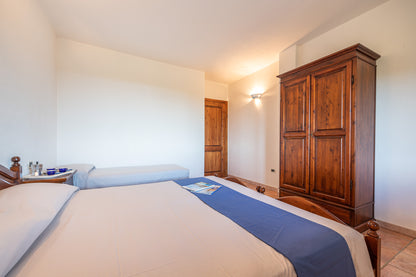 [ "VILLA MIRTO QUADRI" // SINISCOLA ]