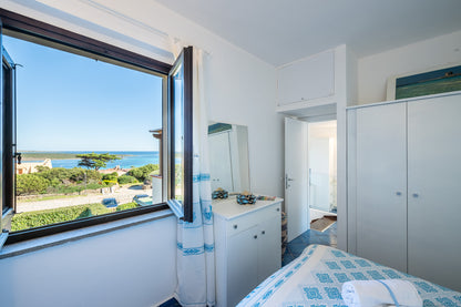 [ "PELOSA BREEZE BILO" // STINTINO ]