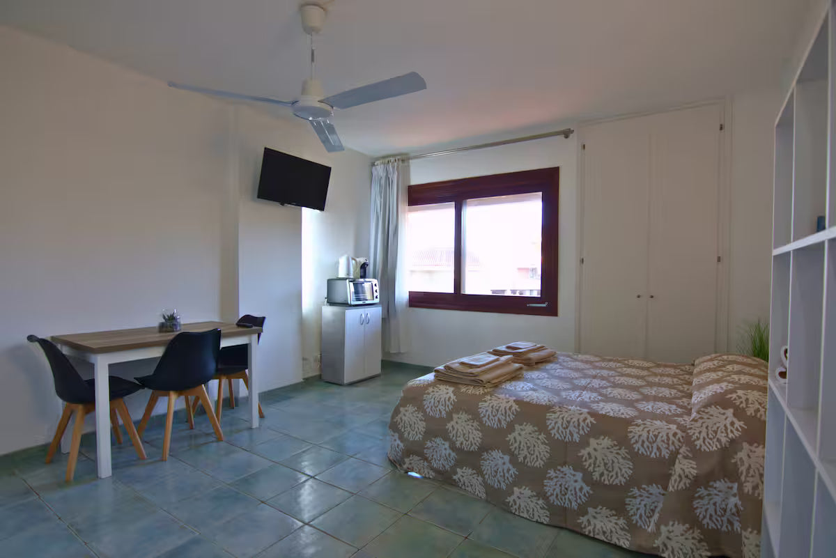 [ "MONOLOCALE 200MT MARE" // PALAU ]