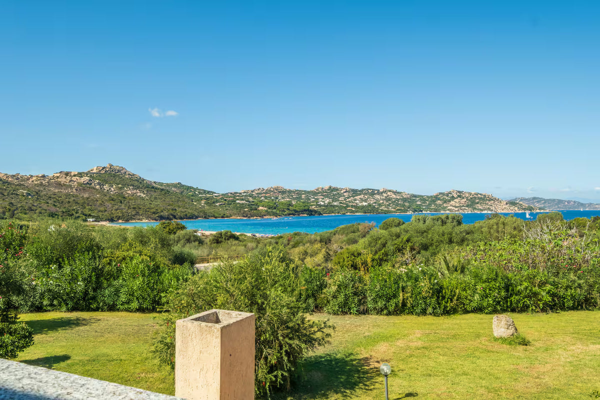 [ "CASA AZZURRA" // PALAU]