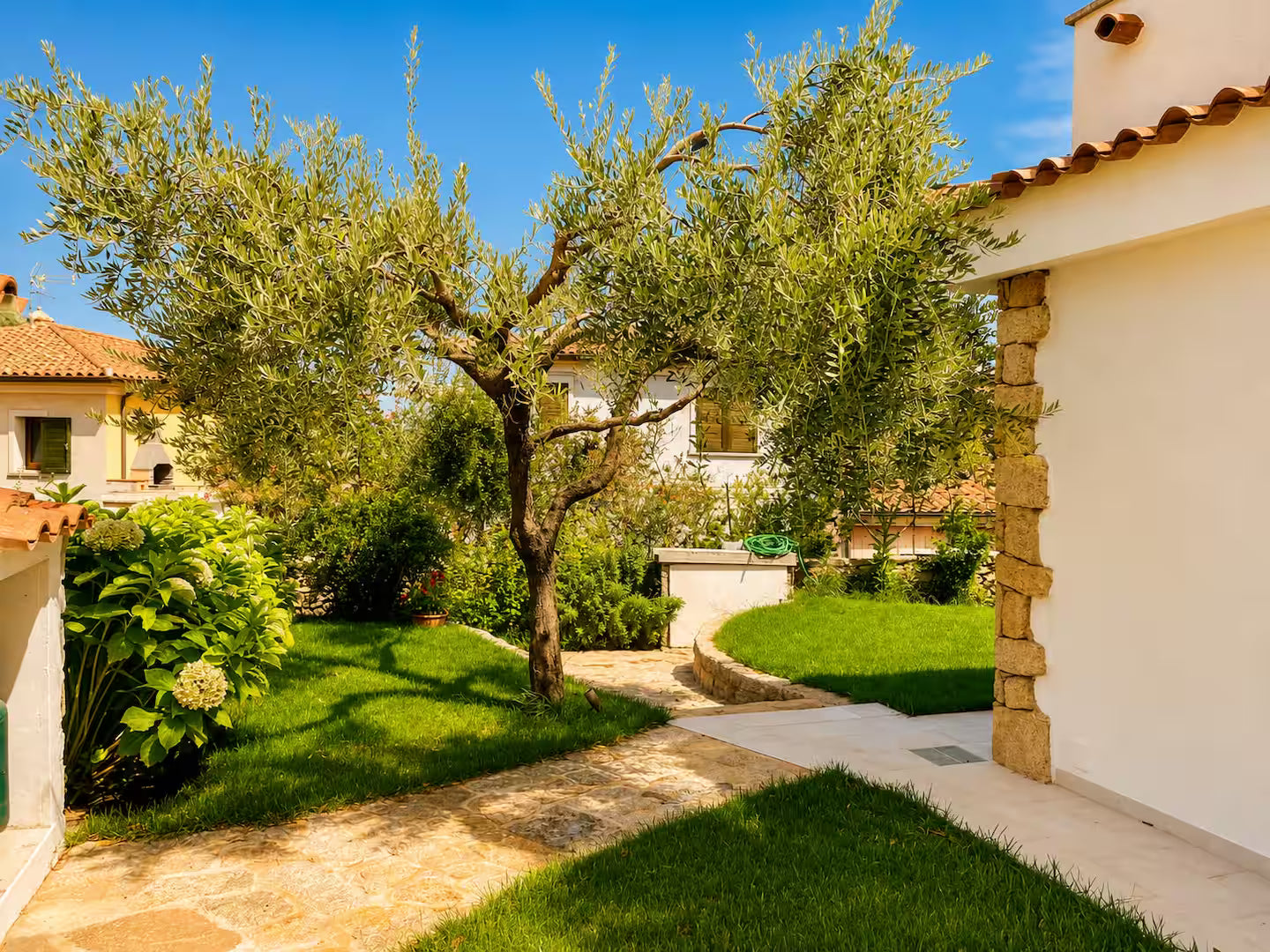 [ "BILOCALE PANTELLERIA GARDEN CON GIARDINO" // CANNIGIONE ]