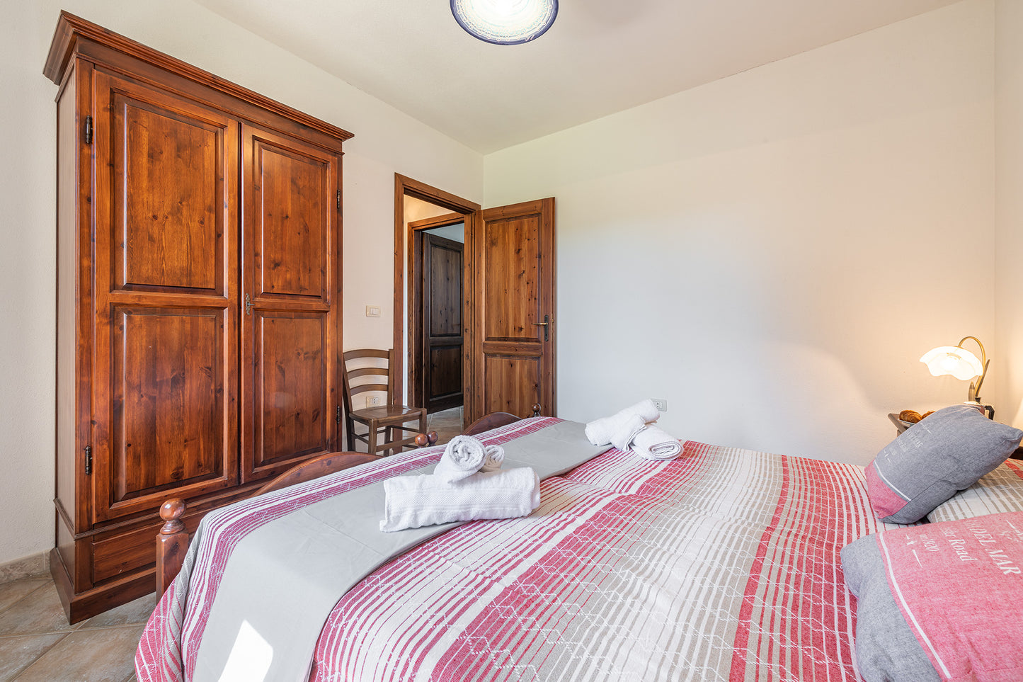 [ "VILLA MIRTO TRILO 3" // SINISCOLA ]