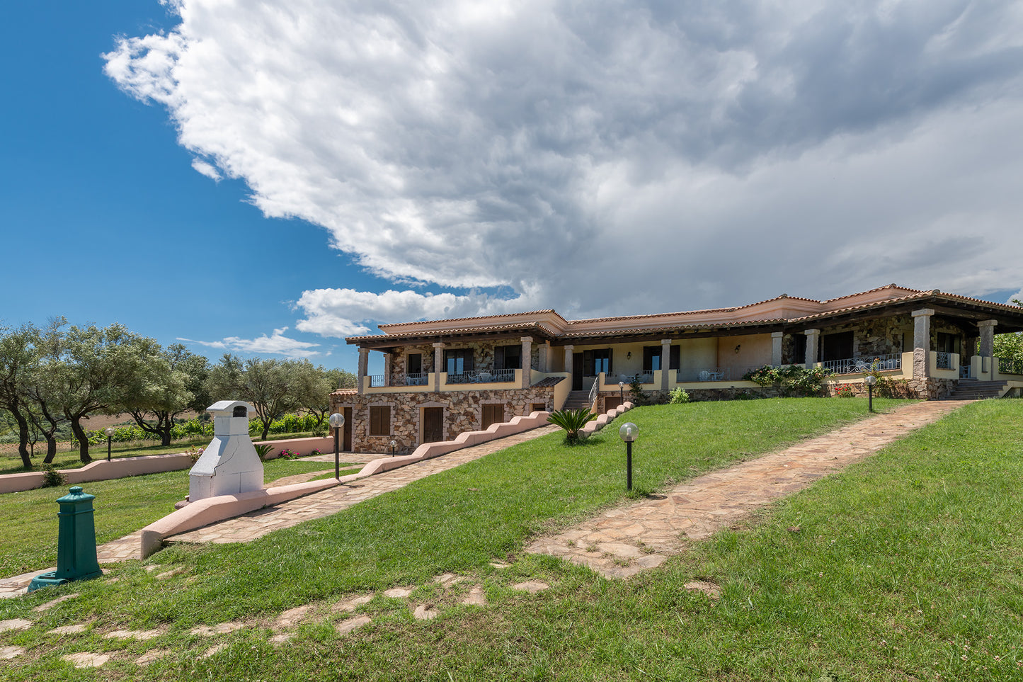 [ "VILLA MIRTO TRILO 1" // SINISCOLA ]