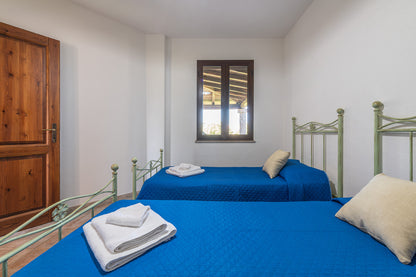 [ "VILLA MIRTO TRILO 3" // SINISCOLA ]