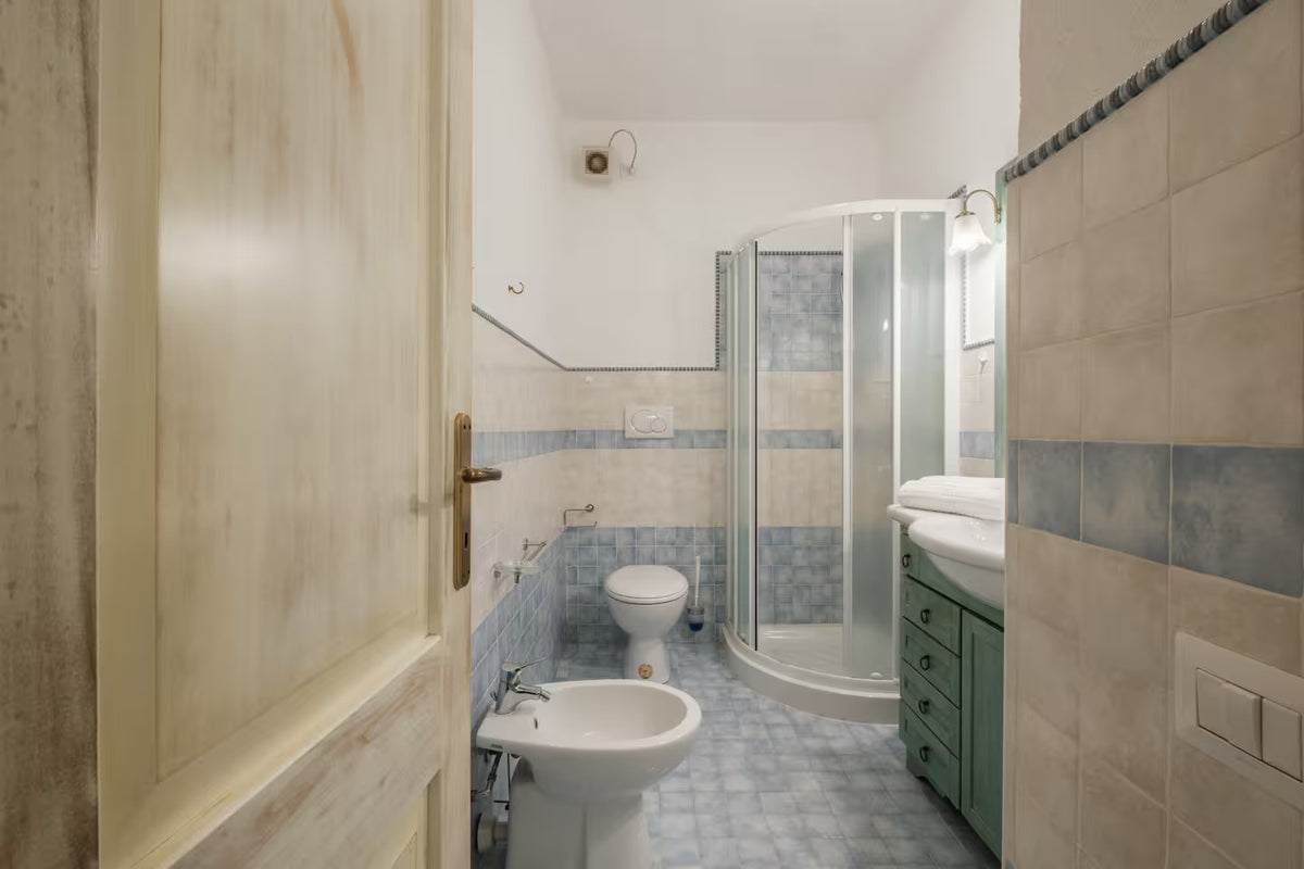 [ "CASA AZZURRA" // PALAU]