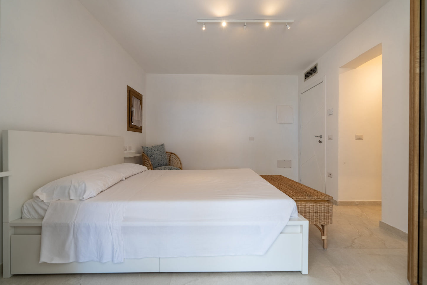 [ "VILLA ONDA MARINA" // GOLFO ARANCI ]
