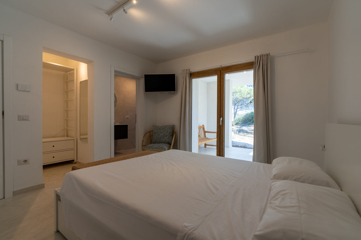 [ "VILLA ONDA MARINA" // GOLFO ARANCI ]