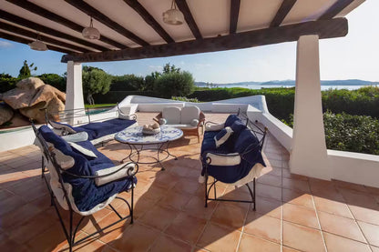 [ "VILLA PORTO RAFAEL" CON PISCINA VISTA MARE // PUNTA SARDEGNA ]