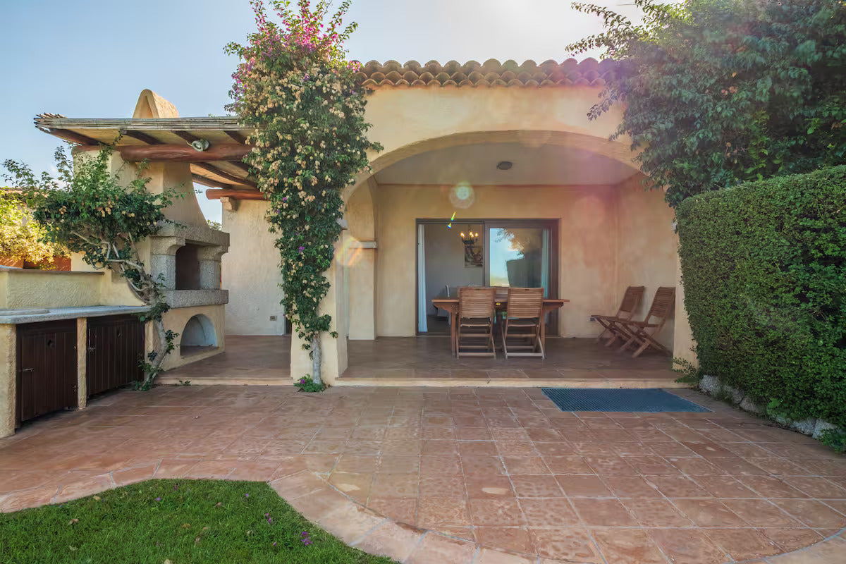 [ "VILLA VISTA MARE" PALAU ]
