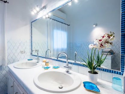 [ "VILLA GINEPRO" // ARZACHENA ]