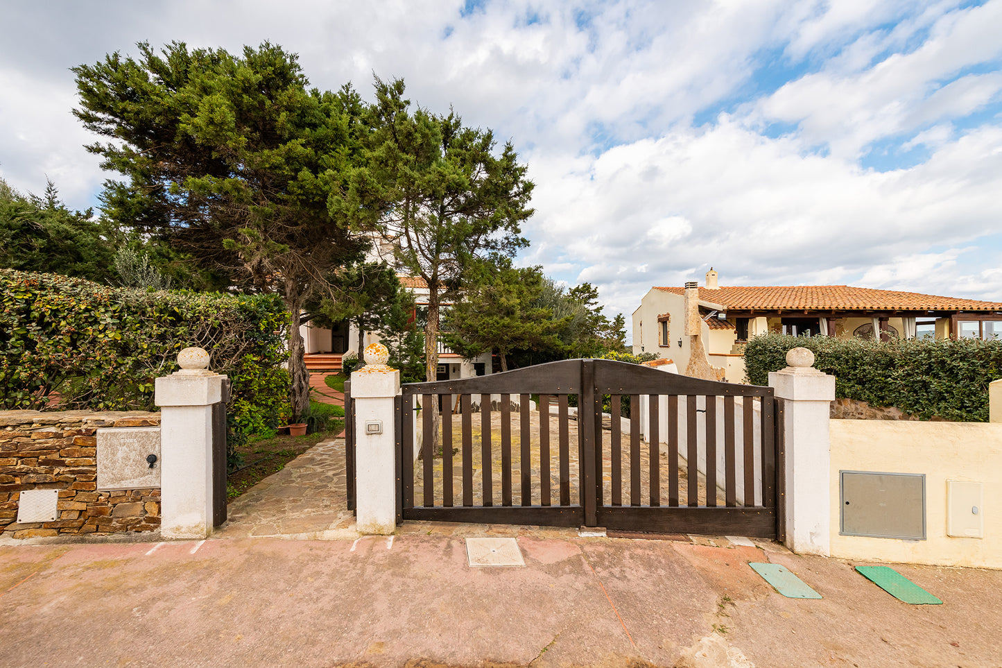 [ "VILLA LUSSO PELOSA" // STINTINO ]