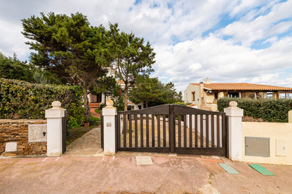 [ "VILLA LUSSO PELOSA" // STINTINO ]