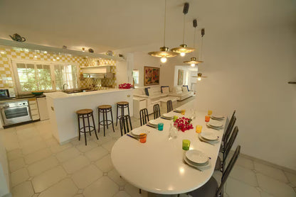 [ "VILLA OLEANDRA" TENNIS E PISCINA PRIVATA // QUARTU SANT'ELENA ]