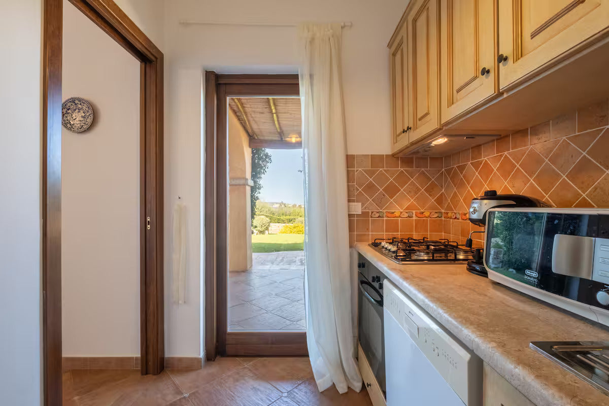[ "VILLA VISTA MARE" PALAU ]