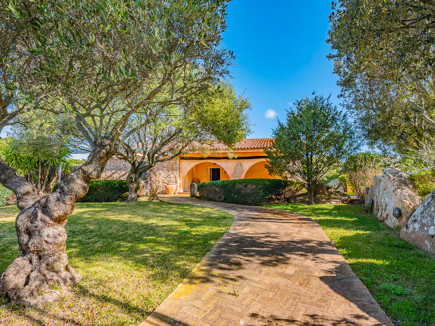 [ "VILLA CALA BREZZA" / ARZACHENA ]