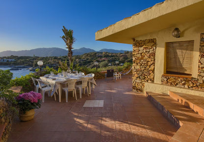 [ "VILLA CALA CATERINA" ACCESSO DIRETTO ALLA SPIAGGIA // VILLASIMIUS ]