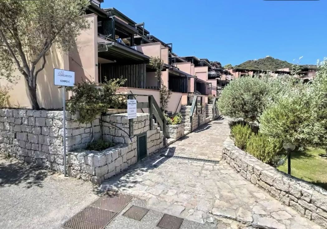 [ "APARTMENT SEA HORIZON" // TANCA MANNA ]