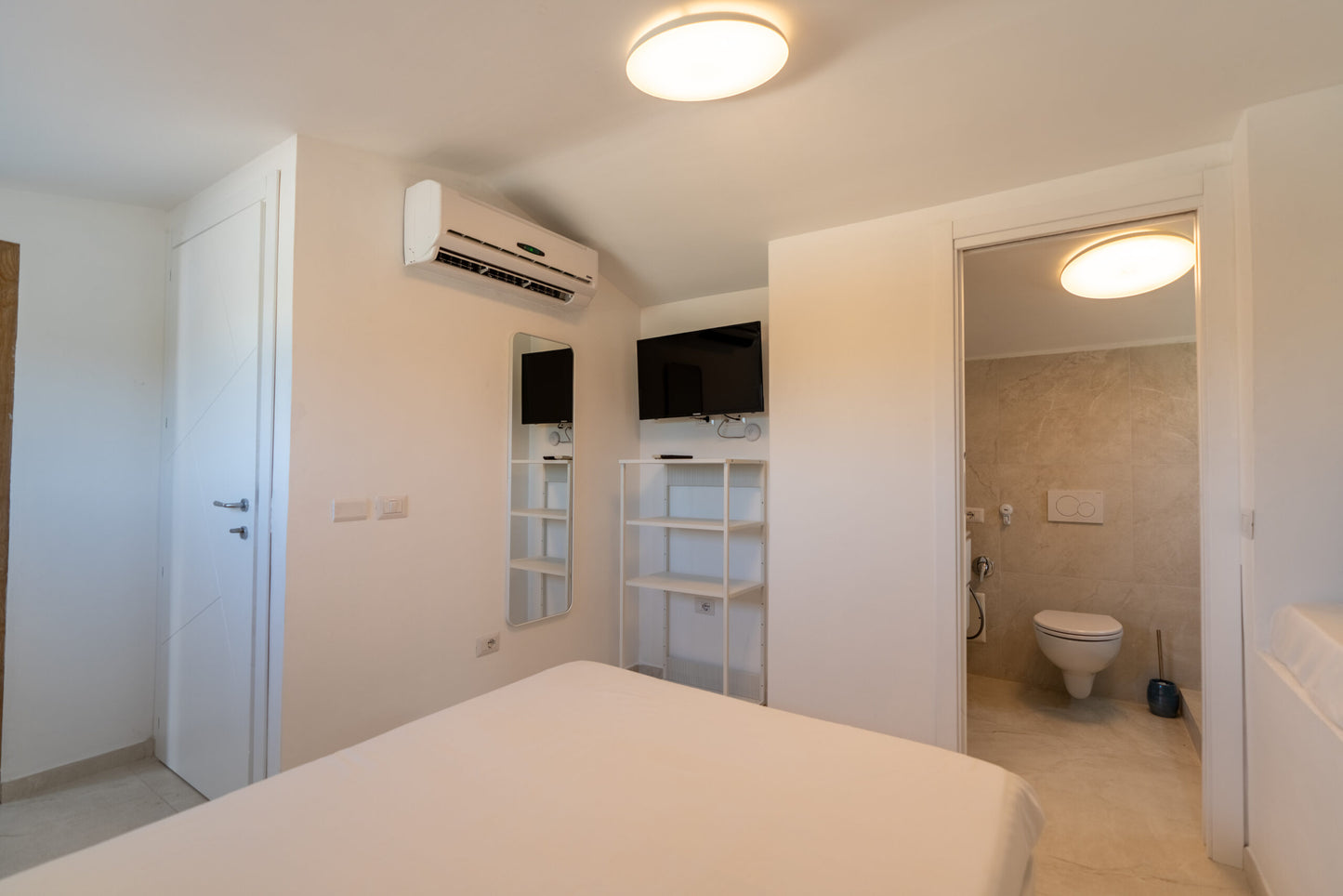 [ "VILLA ONDA MARINA" // GOLFO ARANCI ]