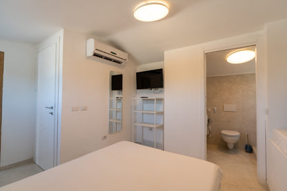 [ "VILLA ONDA MARINA" // GOLFO ARANCI ]