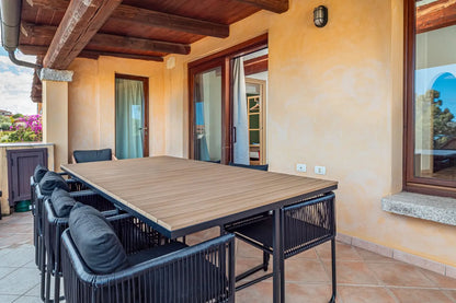 [ "CASA MARINA" // GOLFO ARANCI ]