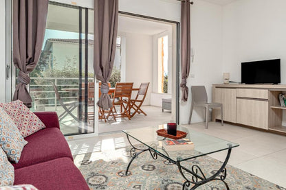 [ "TRILOCALE GREEN" // GOLFO ARANCI ]