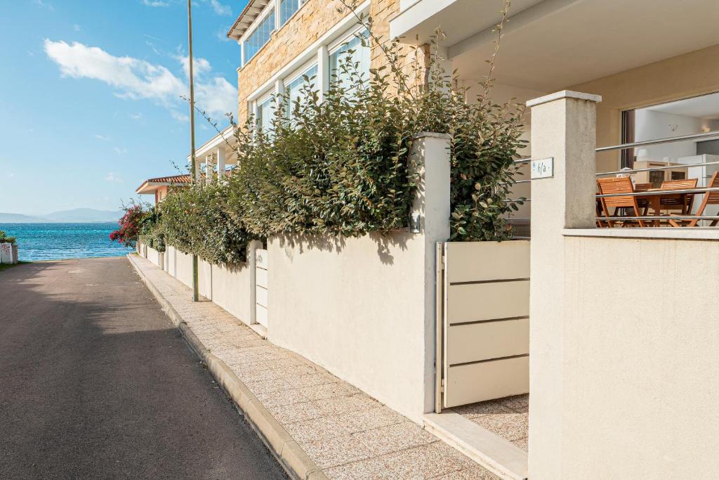 [ "TRILOCALE GREEN" // GOLFO ARANCI ]