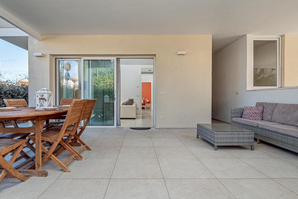 [ "CASA STELLA MARINA" // GOLFO ARANCI ]