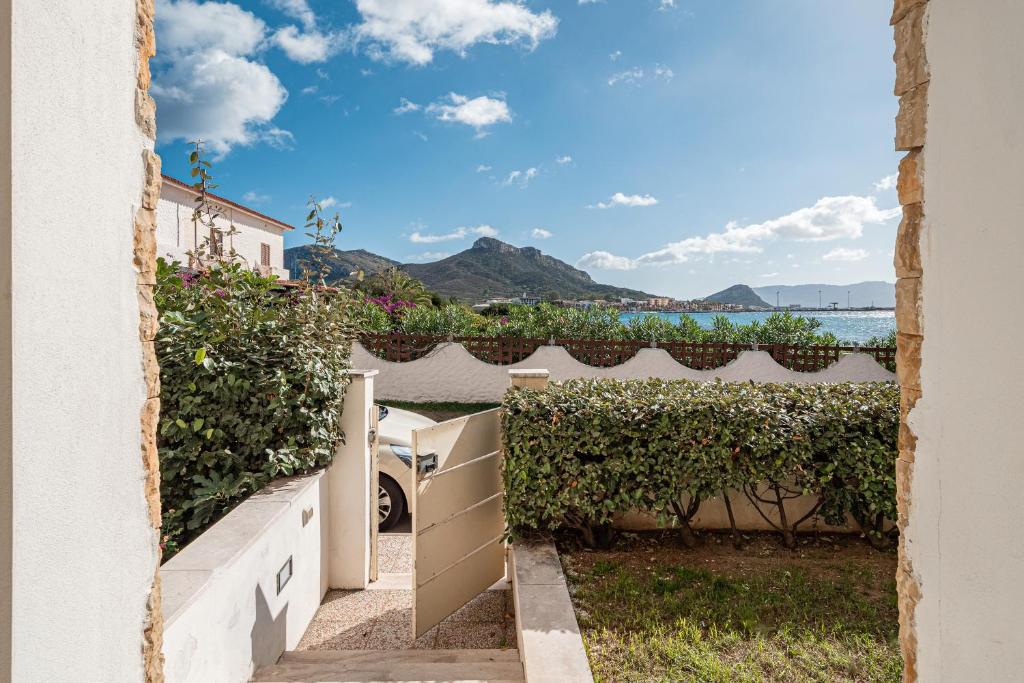 [ SUPERIOR VILLA "JACUZZI" GOLFO ARANCI ]