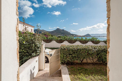 [ SUPERIOR VILLA "JACUZZI" GOLFO ARANCI ]