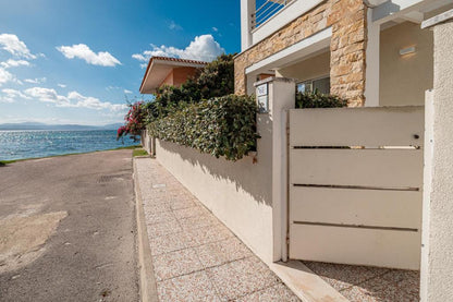 [ SUPERIOR VILLA "JACUZZI" GOLFO ARANCI ]