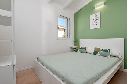 [ SUPERIOR VILLA "JACUZZI" GOLFO ARANCI ]