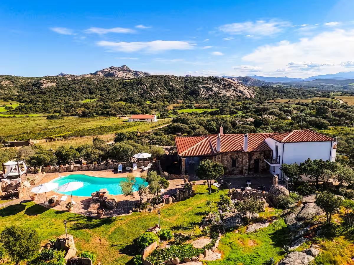 [ "VILLA ARZACHENA" // ARZACHENA ]