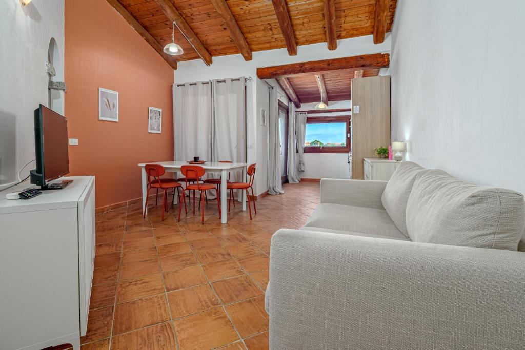 [ "TRILOCALE VISTA BLU" // GOLFO ARANCI ]