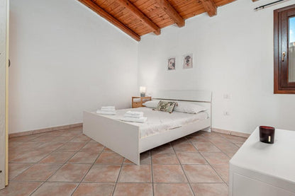 [ "CASA MARINA" // GOLFO ARANCI ]