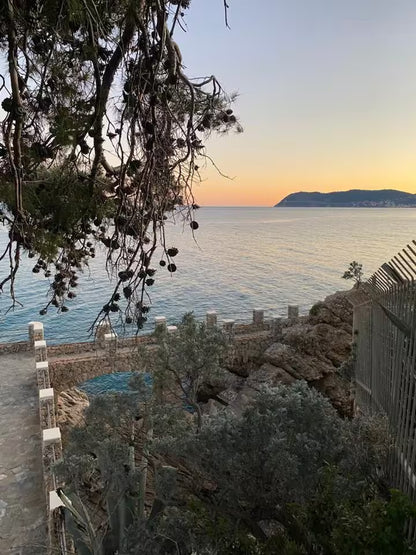 [ "YACHT ALASSIO PARTY CRUISE" // ALASSIO ]